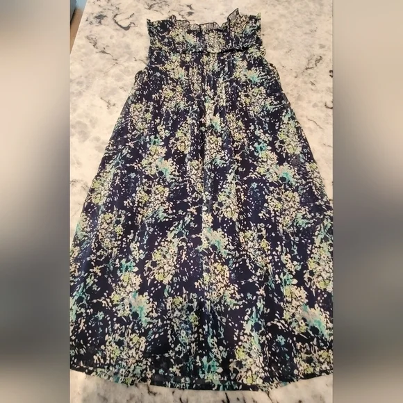 Sleeveless Roz & Ali Flutter Dress - Picture 2 of 6